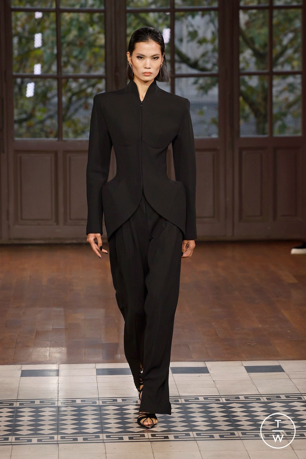 Fashion Week Paris Spring-Summer 2025 look 10 from the Mugler collection womenswear