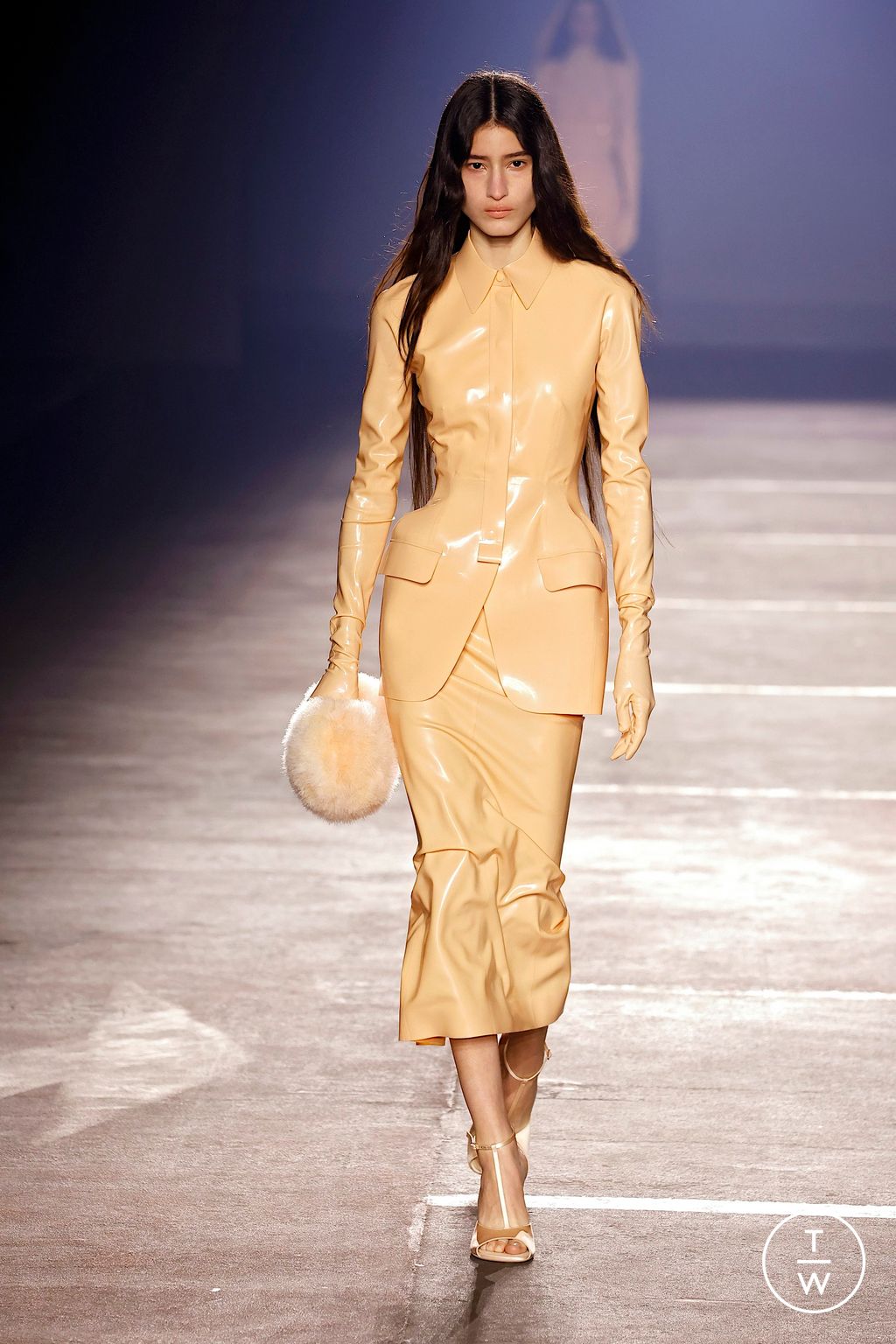 Fashion Week Paris Spring/Summer 2026 look 5 de la collection Mugler womenswear