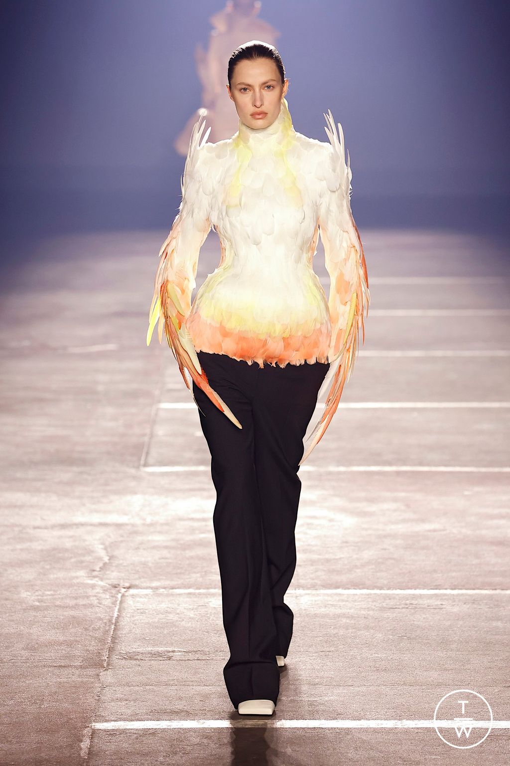 Fashion Week Paris Spring/Summer 2026 look 16 from the Mugler collection 女装