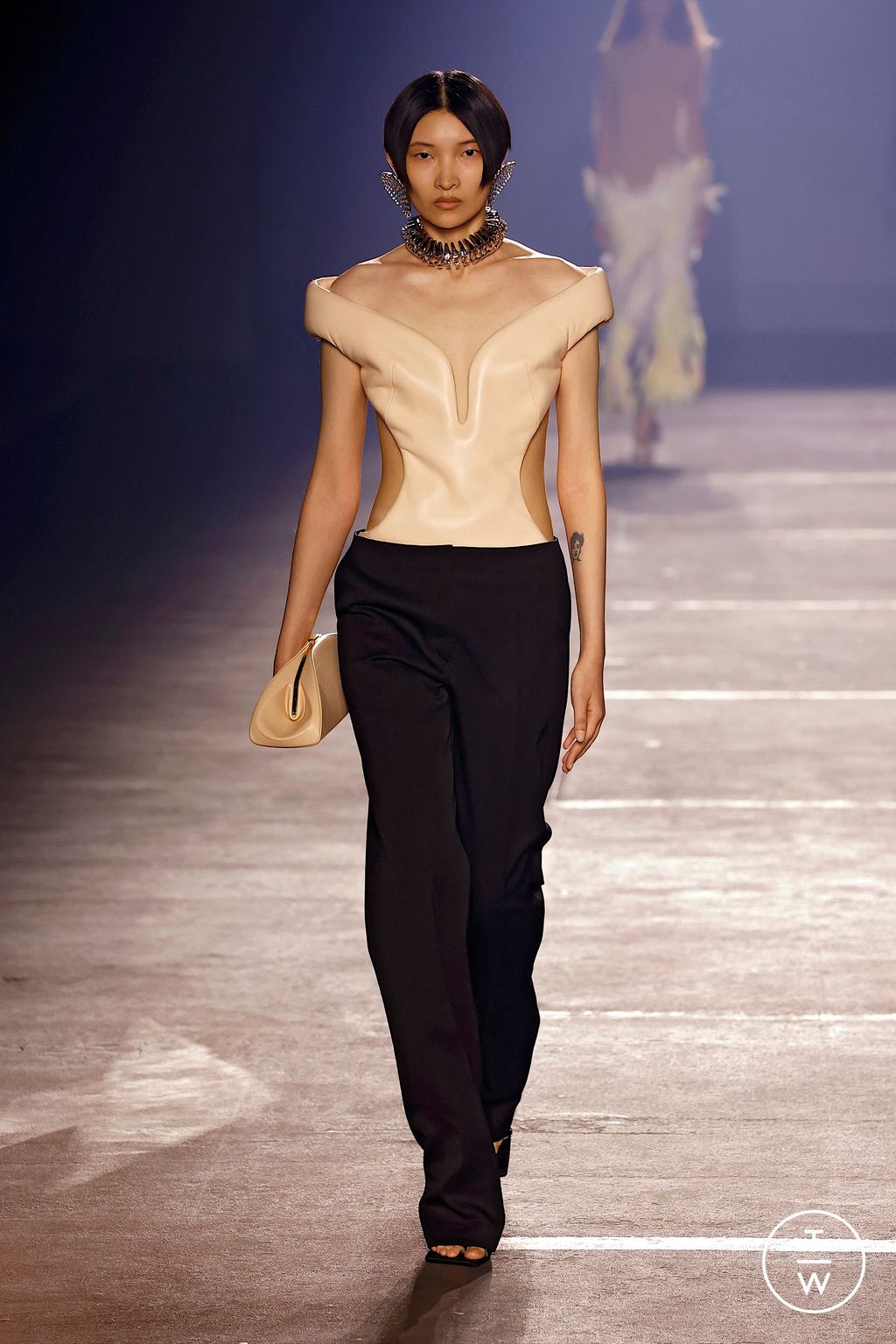 Fashion Week Paris Spring/Summer 2026 look 18 de la collection Mugler womenswear