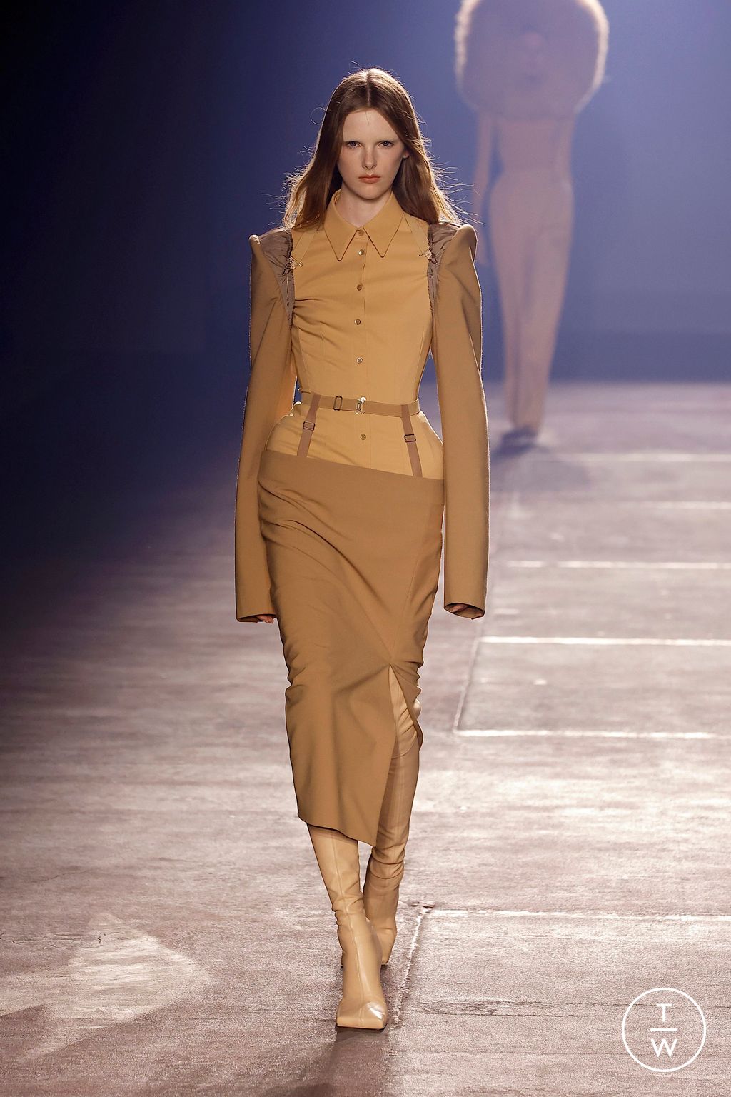 Fashion Week Paris Spring/Summer 2026 look 22 de la collection Mugler womenswear