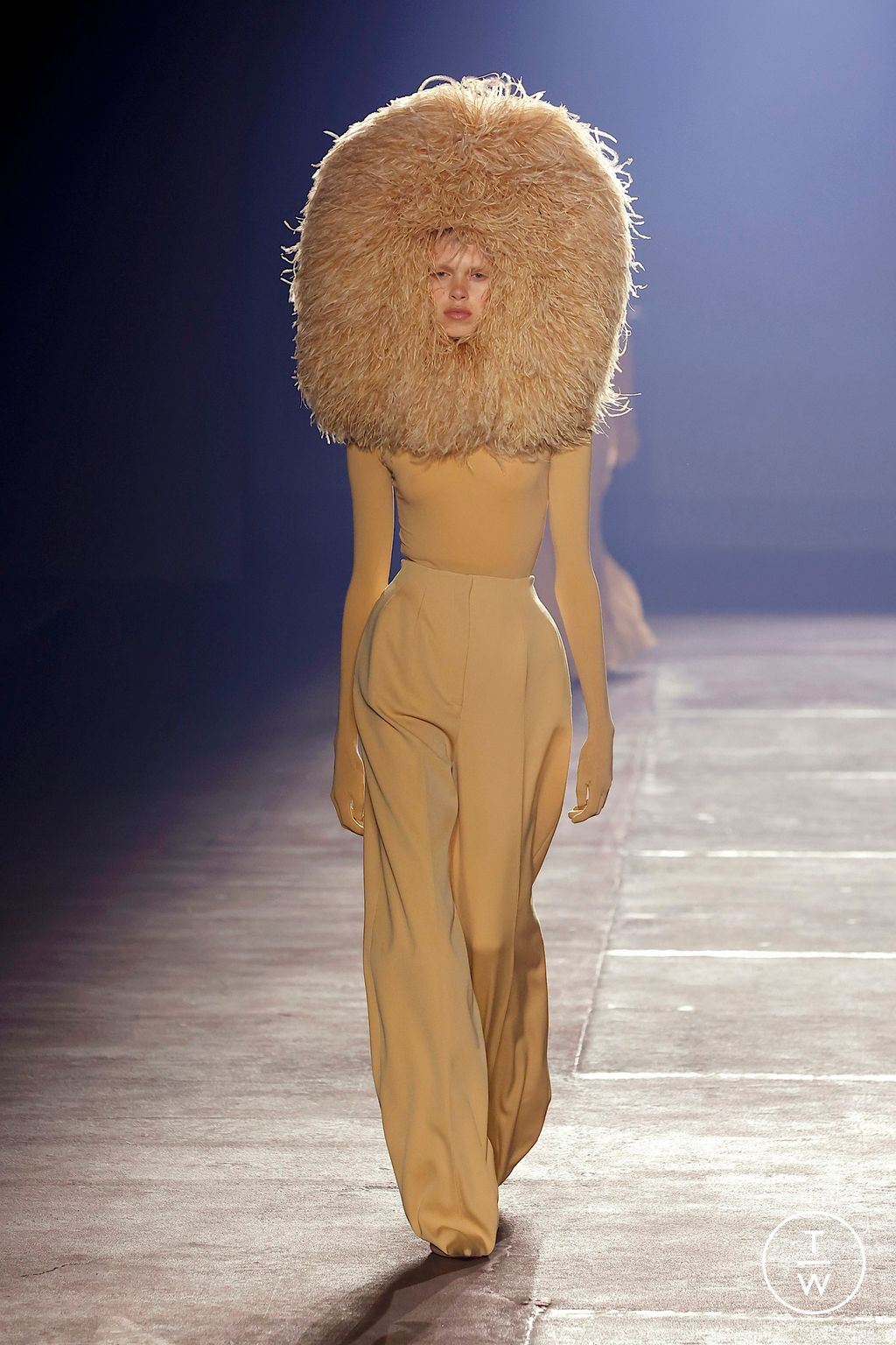 Fashion Week Paris Spring/Summer 2026 look 23 de la collection Mugler womenswear