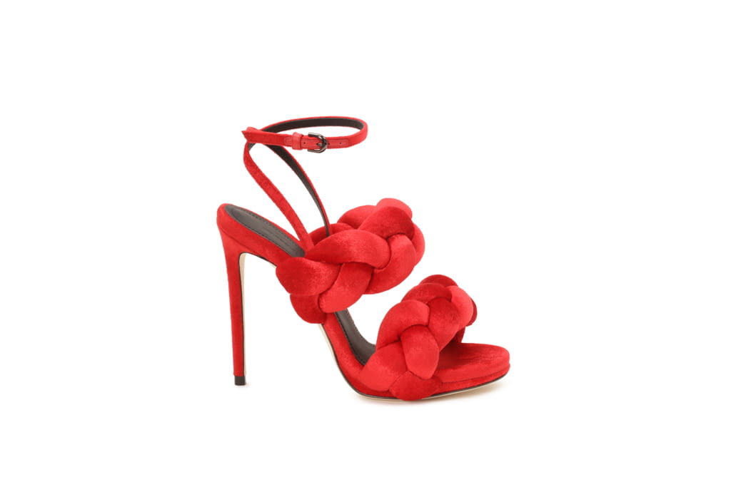 Fashion Week Milan Spring/Summer 2018 look 16 from the Marco de Vincenzo collection womenswear accessories