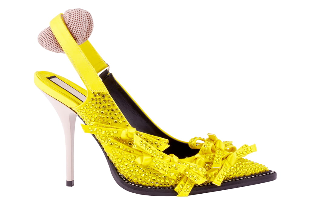 Fashion Week Milan Fall/Winter 2018 look 18 from the N°21 collection womenswear accessories