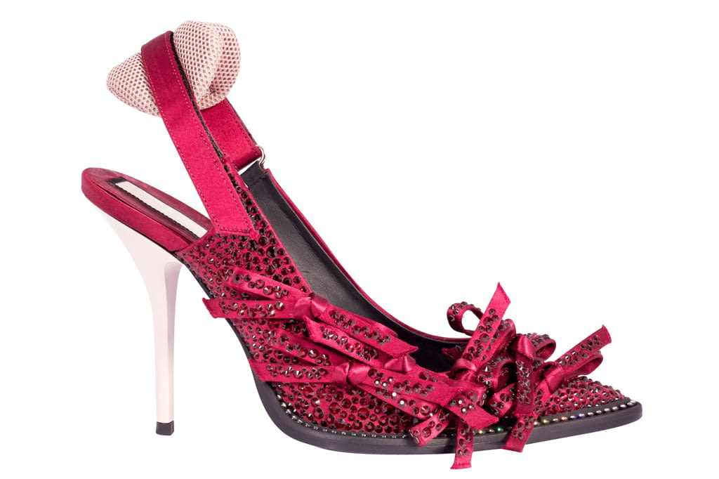 Fashion Week Milan Fall/Winter 2018 look 21 from the N°21 collection womenswear accessories