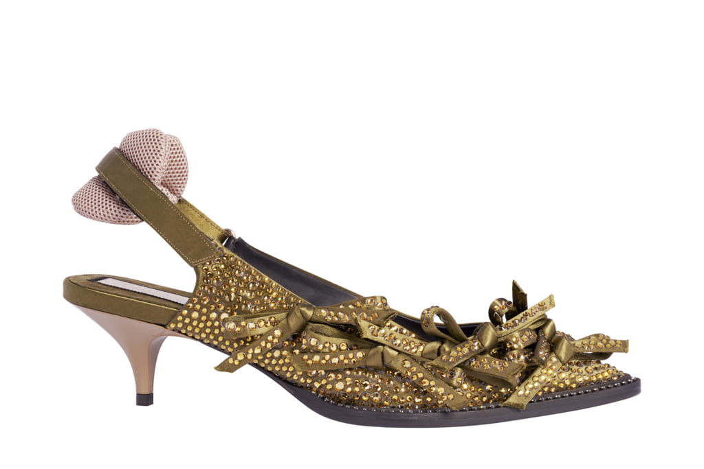 Fashion Week Milan Fall/Winter 2018 look 24 from the N°21 collection womenswear accessories