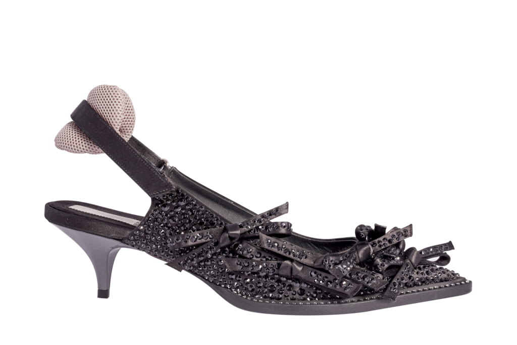 Fashion Week Milan Fall/Winter 2018 look 28 from the N°21 collection womenswear accessories