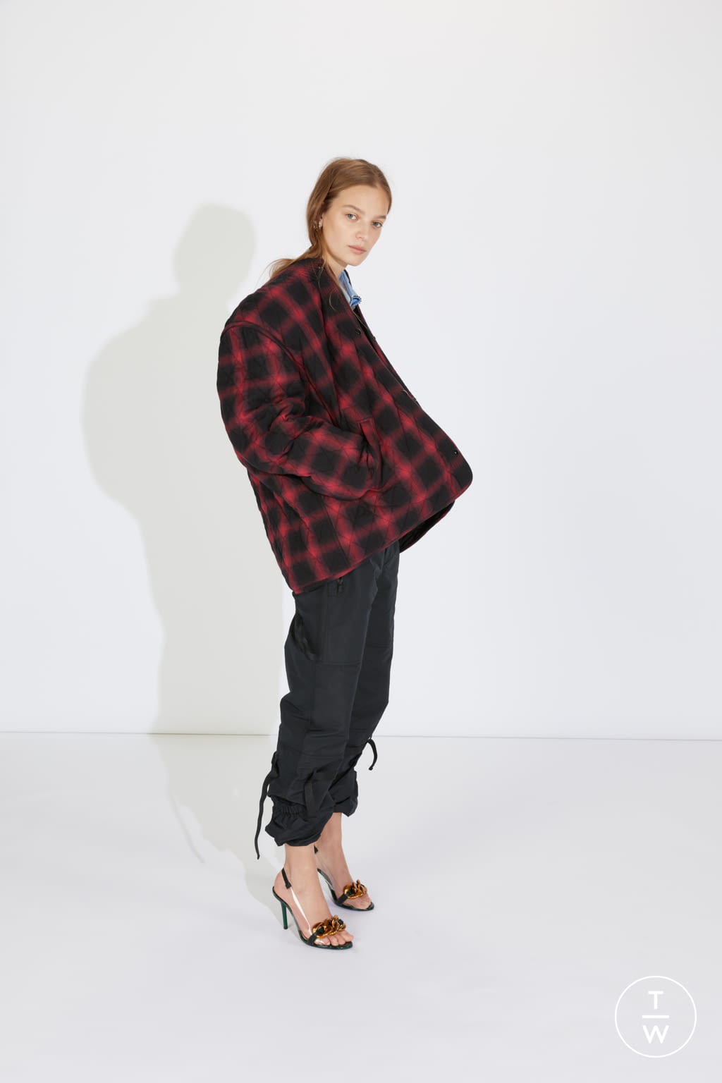 Fashion Week Milan Pre-Fall 2020 look 1 from the N°21 collection 女装