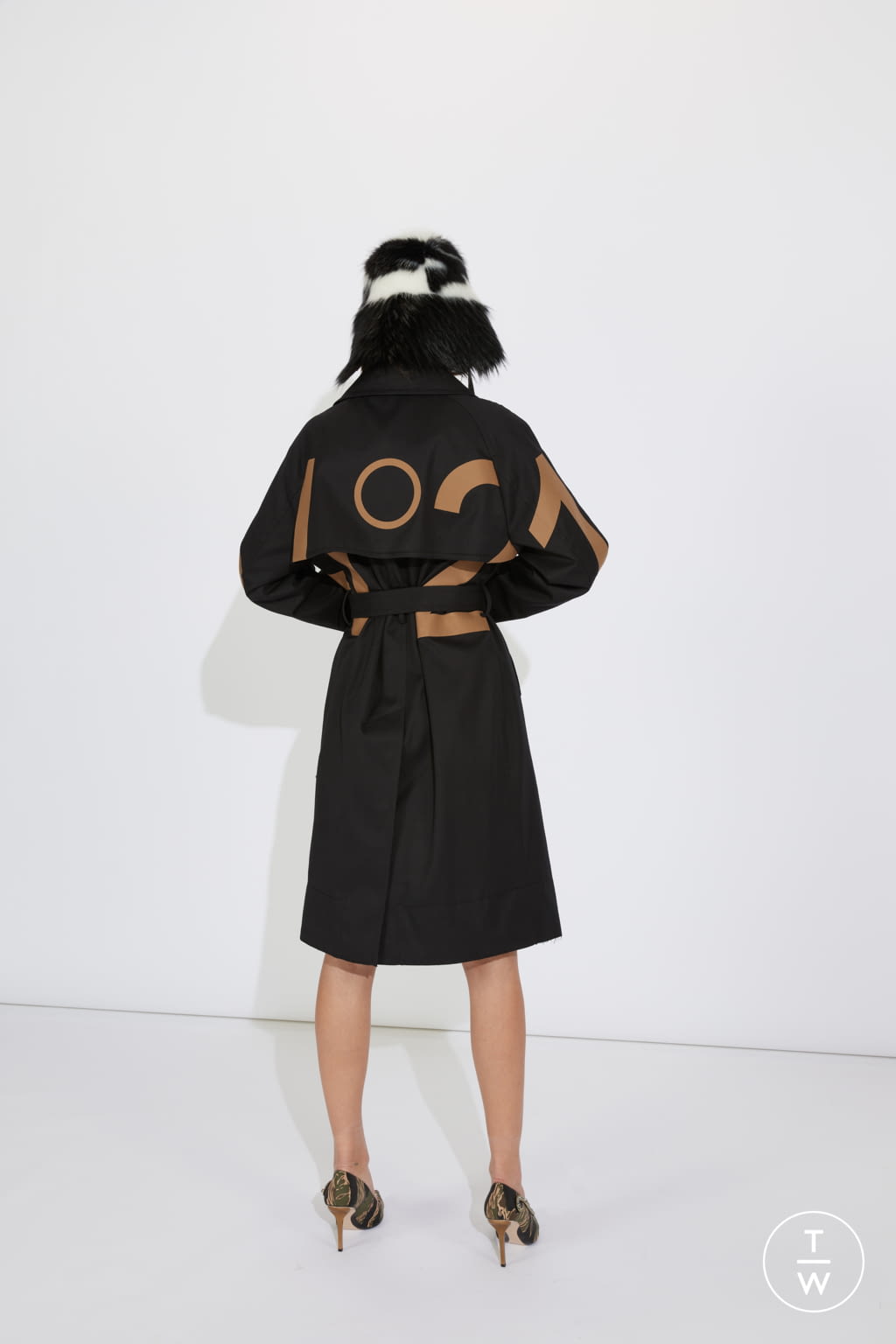 Fashion Week Milan Pre-Fall 2020 look 11 from the N°21 collection 女装