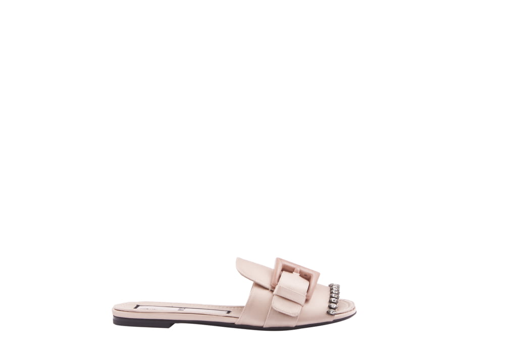 Fashion Week Milan Spring/Summer 2018 look 19 from the N°21 collection 女装配饰