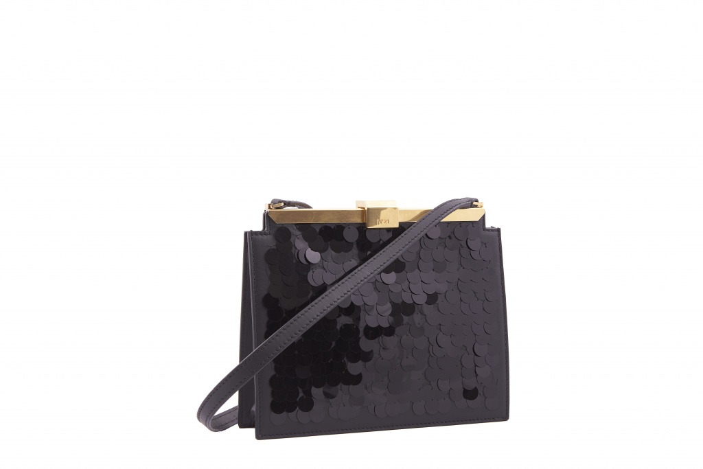 Fashion Week Milan Spring/Summer 2018 look 37 from the N°21 collection 女装配饰