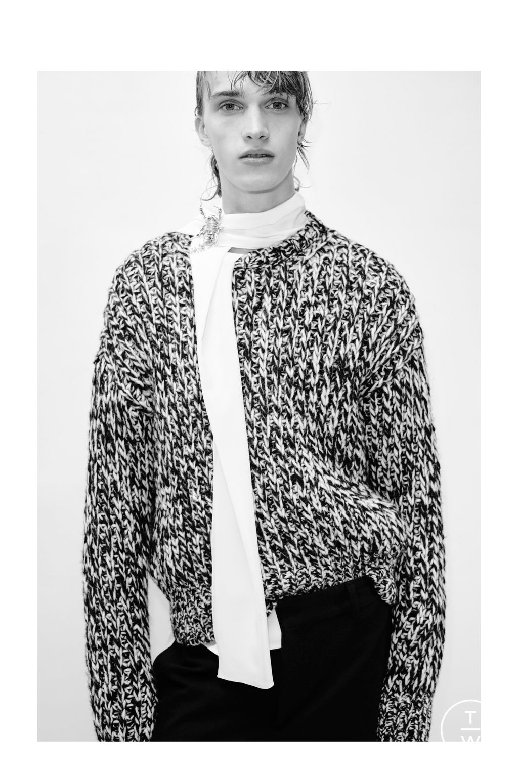 Fashion Week Milan Fall/Winter 2023 look 16 de la collection N°21 menswear