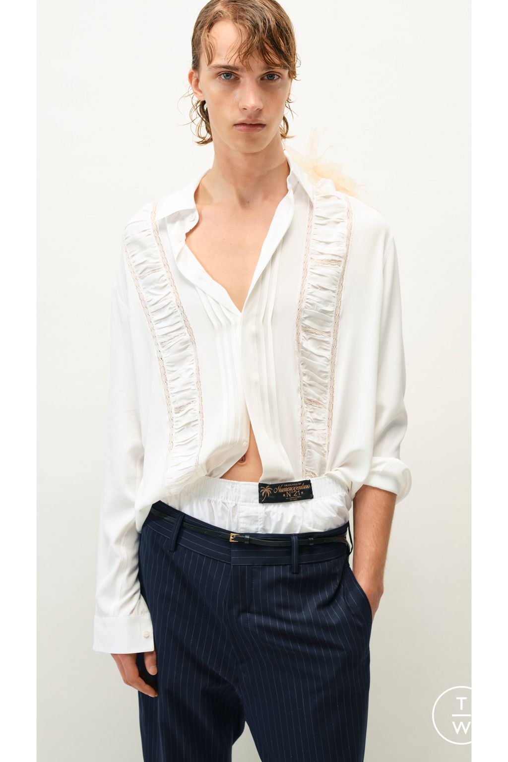 Fashion Week Milan Fall/Winter 2023 look 24 from the N°21 collection menswear