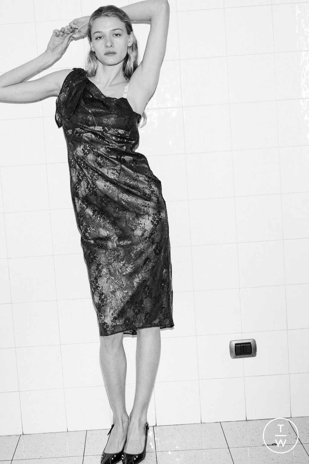 Fashion Week Milan Pre-Fall 2026 look 18 de la collection N°21 womenswear