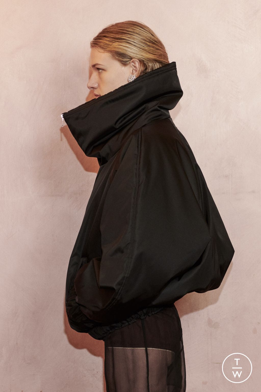 Fashion Week Milan Pre-Fall 2026 look 25 from the N°21 collection womenswear