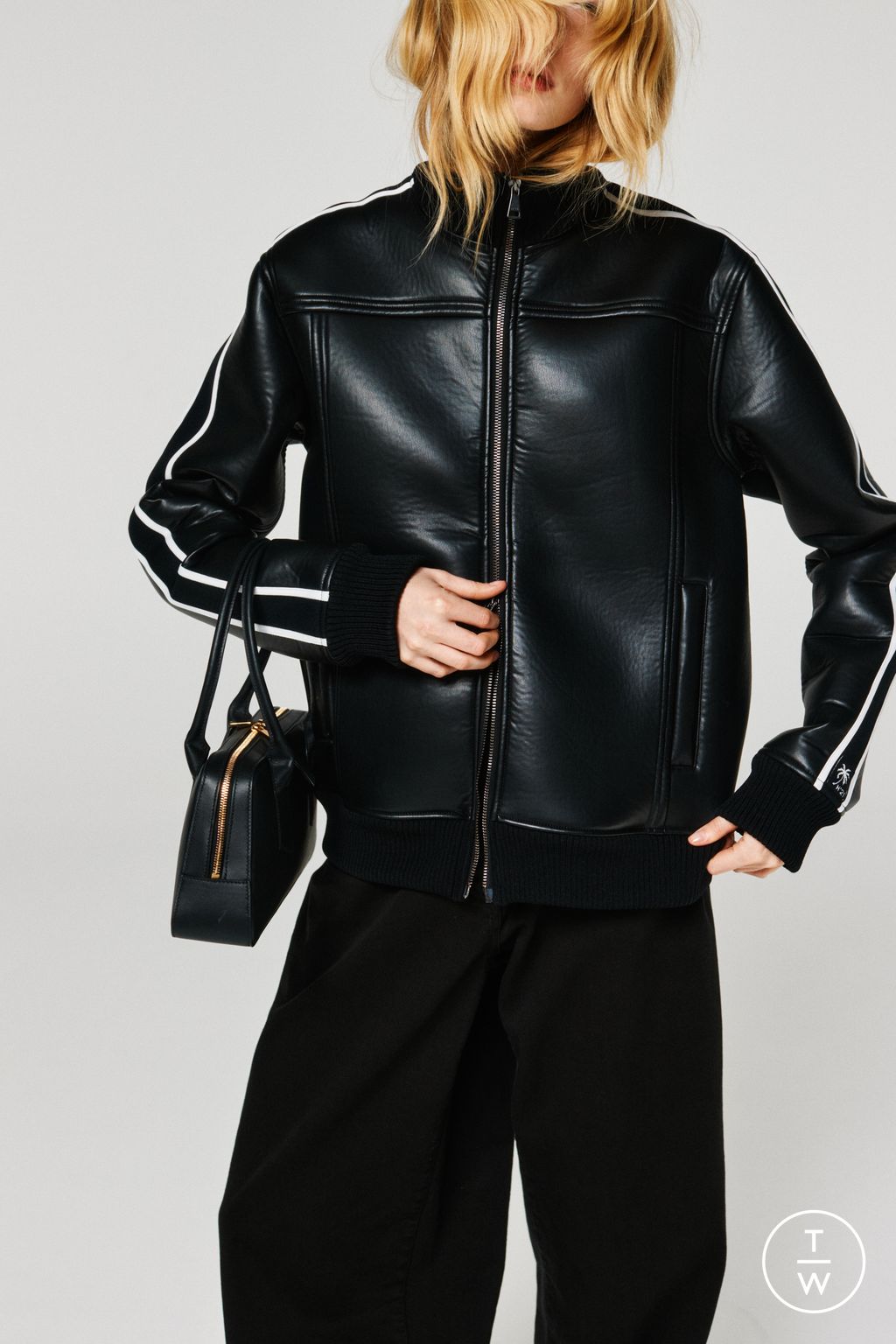 Fashion Week Milan Pre-Fall 2024 look 18 de la collection N°21 womenswear