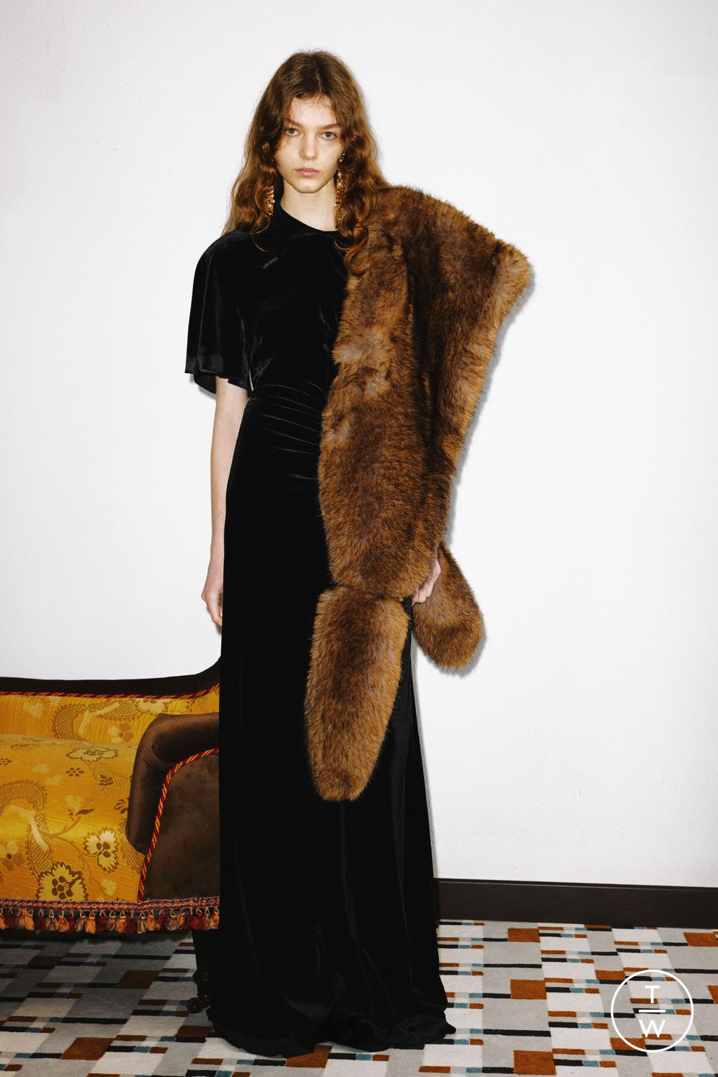 Fashion Week Milan Pre-Fall 2025 look 16 from the N°21 collection womenswear