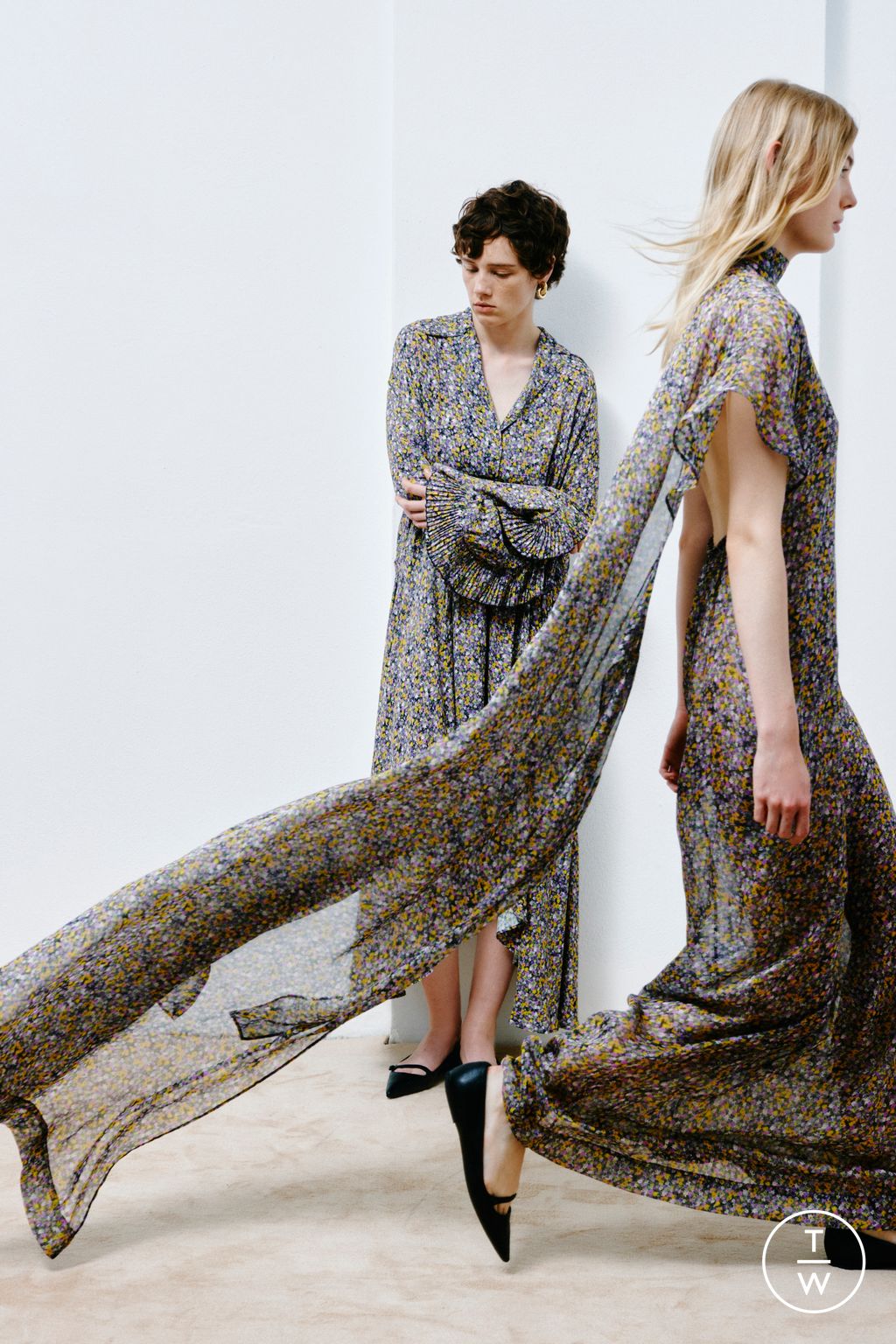 Fashion Week Milan Resort 2025 look 24 de la collection N°21 womenswear