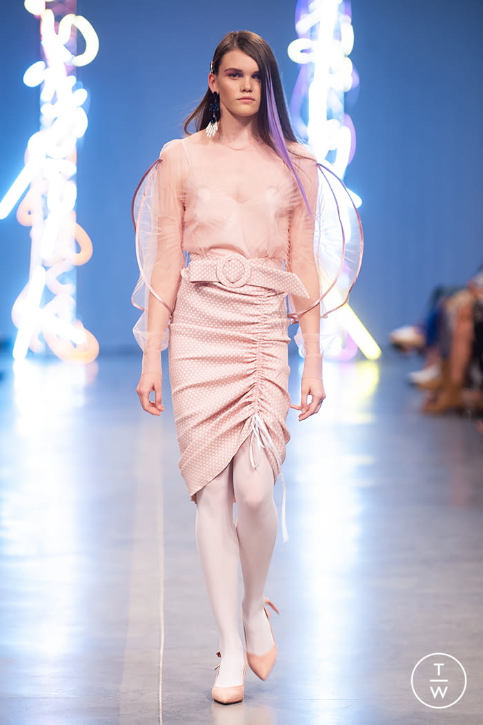 Fashion Week Paris Spring/Summer 2019 look 41 from the NADYA DZYAK collection 女装