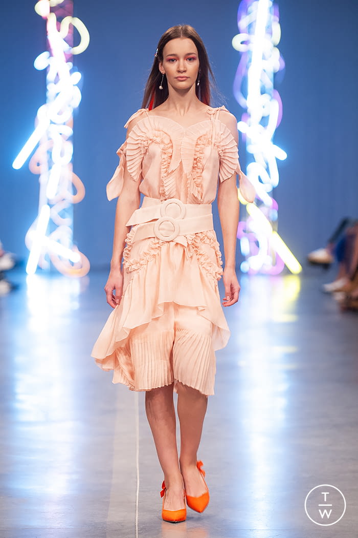 Fashion Week Paris Spring/Summer 2019 look 52 from the NADYA DZYAK collection 女装