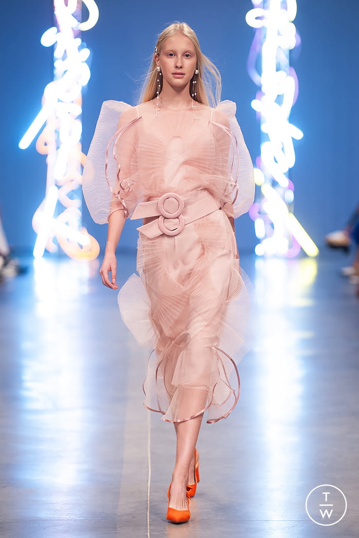 Fashion Week Paris Spring/Summer 2019 look 57 from the NADYA DZYAK collection 女装