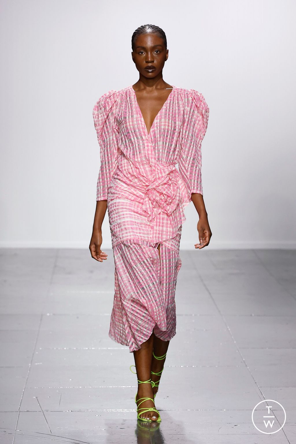 Fashion Week London Spring/Summer 2024 look 4 de la collection NADYA DZYAK womenswear