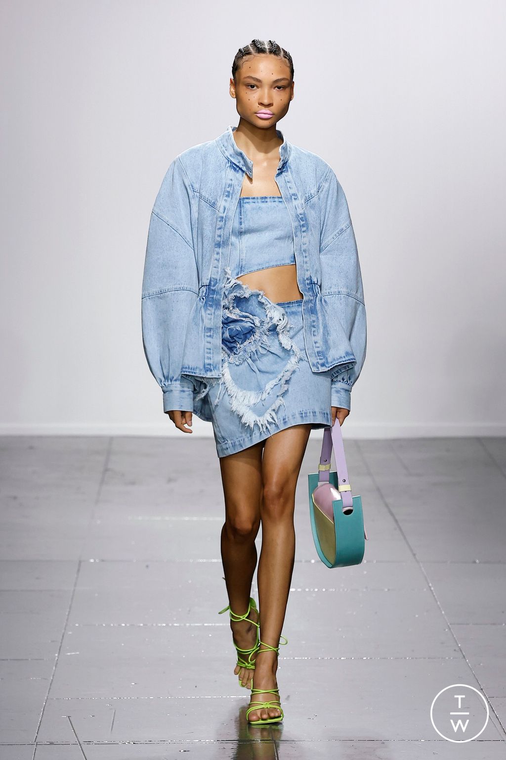 Fashion Week London Spring/Summer 2024 look 9 from the NADYA DZYAK collection 女装