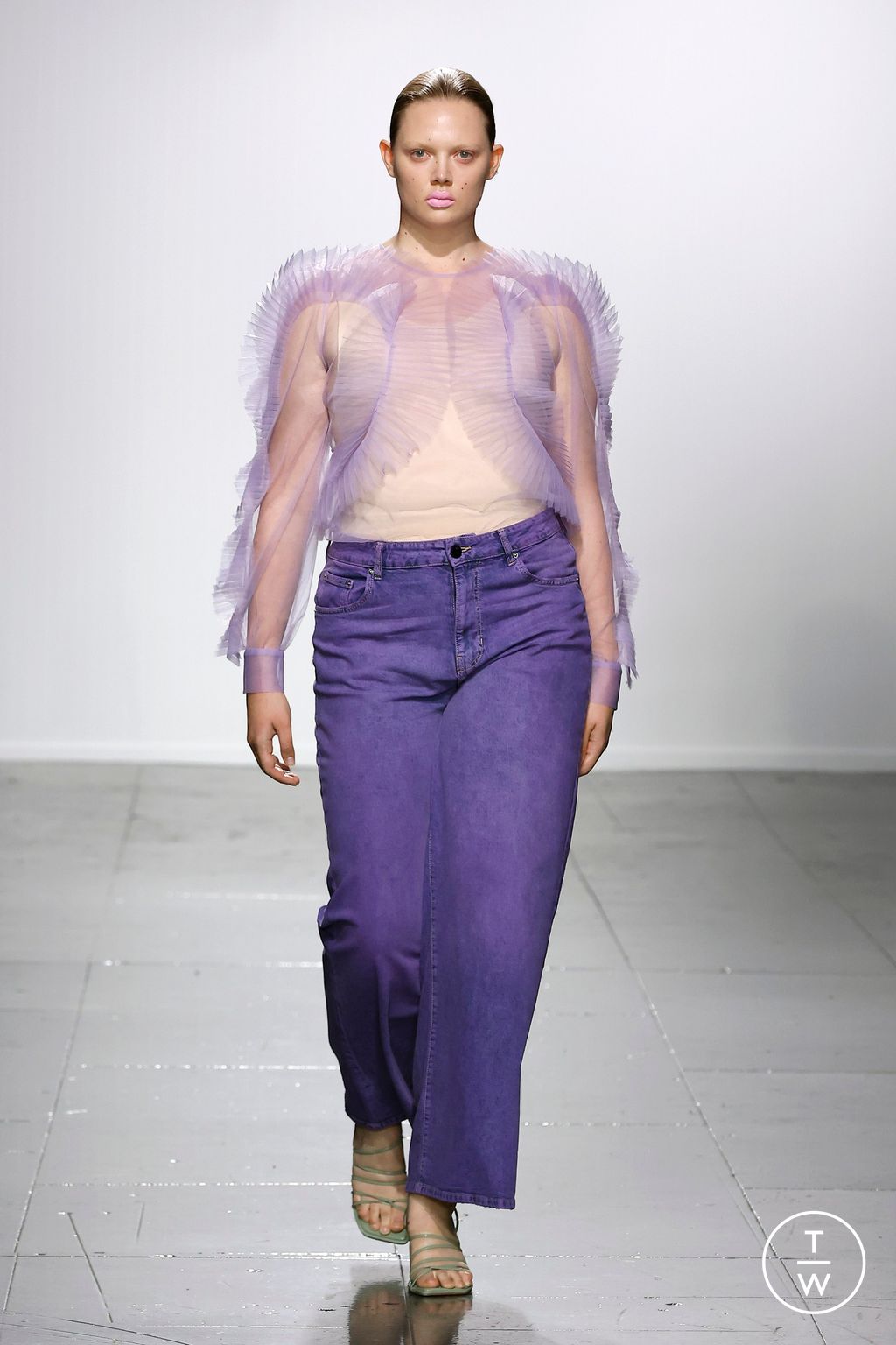 Fashion Week London Spring/Summer 2024 look 12 from the NADYA DZYAK collection 女装