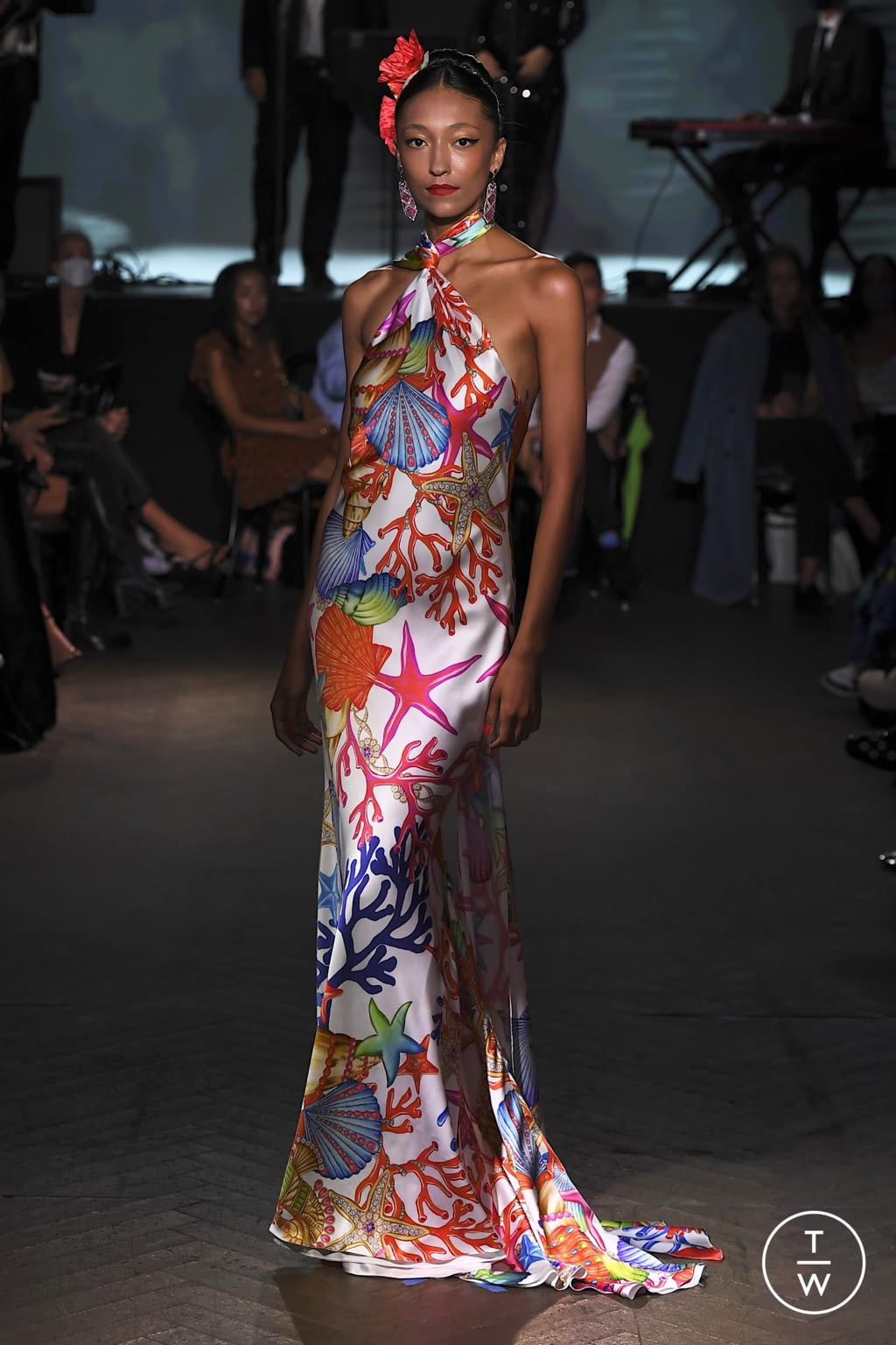 Fashion Week New York Spring/Summer 2022 look 4 from the Naeem Khan collection womenswear
