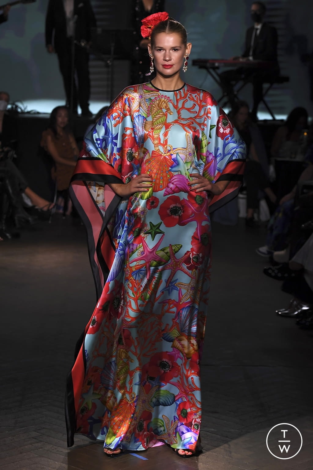 Fashion Week New York Spring/Summer 2022 look 5 de la collection Naeem Khan womenswear