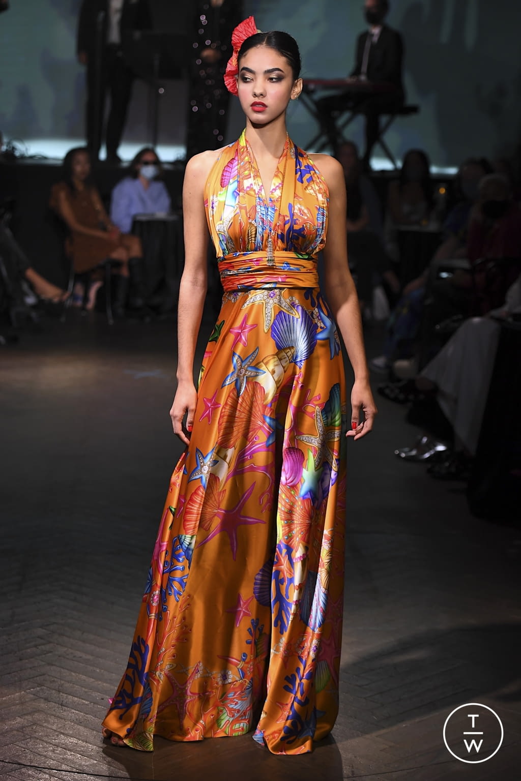 Fashion Week New York Spring/Summer 2022 look 6 from the Naeem Khan collection womenswear