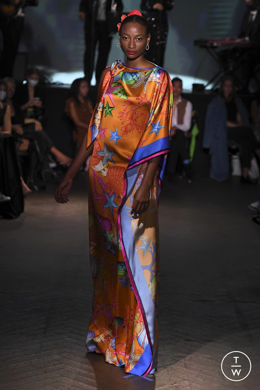 Fashion Week New York Spring/Summer 2022 look 7 from the Naeem Khan collection 女装