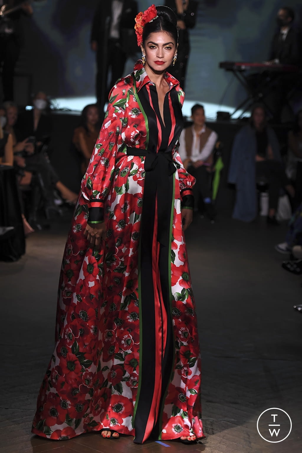 Fashion Week New York Spring/Summer 2022 look 9 from the Naeem Khan collection 女装