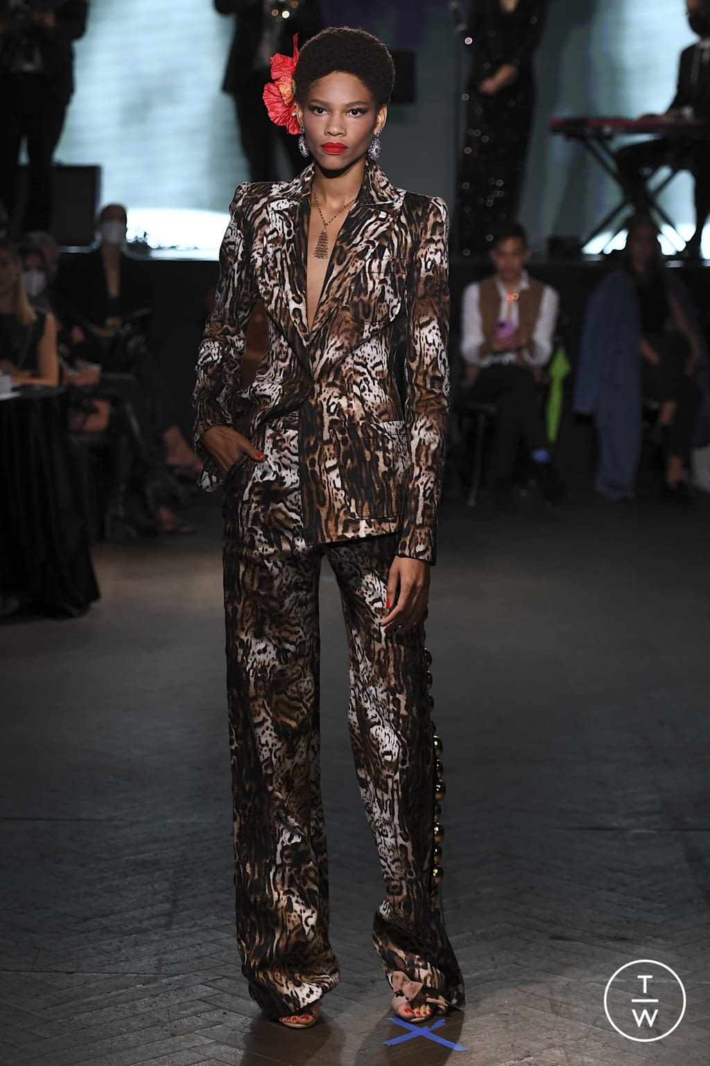 Fashion Week New York Spring/Summer 2022 look 20 from the Naeem Khan collection womenswear