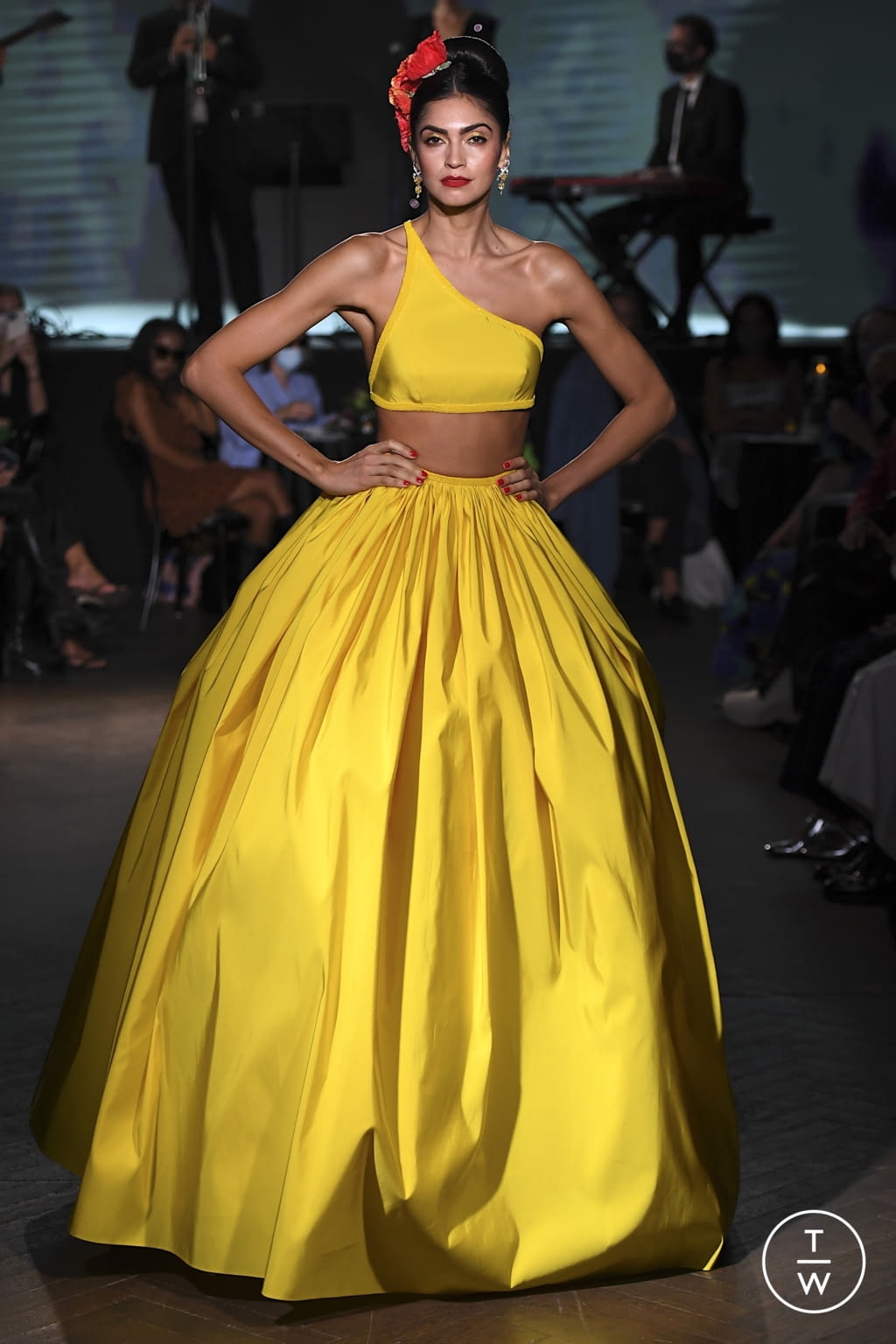 Fashion Week New York Spring/Summer 2022 look 23 de la collection Naeem Khan womenswear