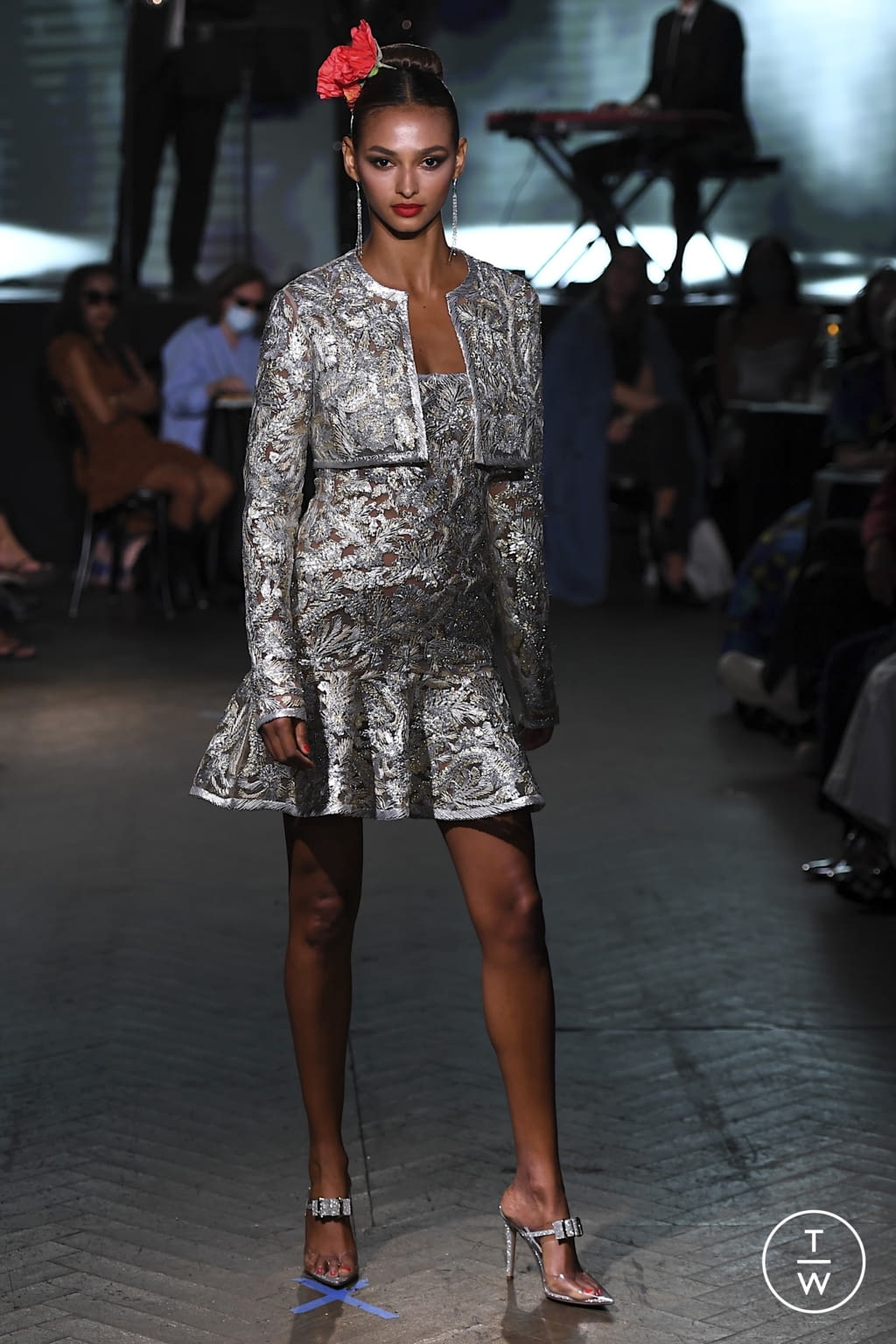 Fashion Week New York Spring/Summer 2022 look 34 from the Naeem Khan collection 女装