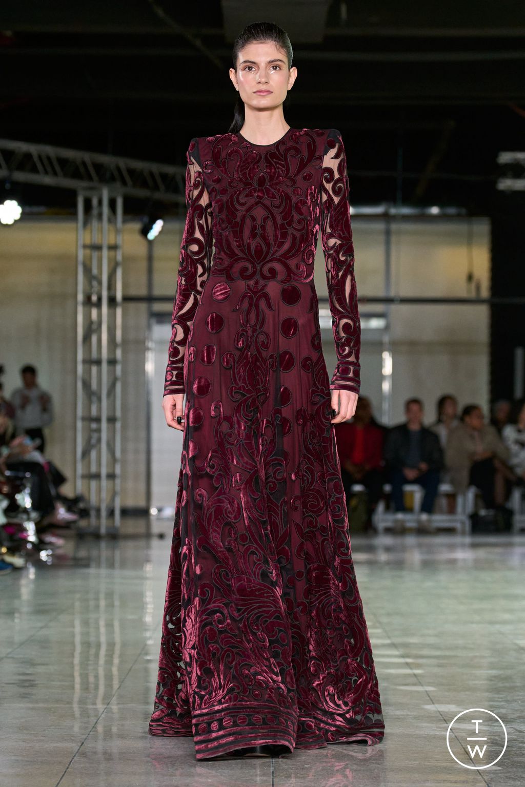 Fashion Week New York Fall/Winter 2024 look 10 from the Naeem Khan collection womenswear