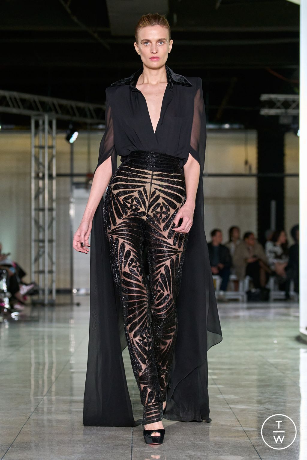 Fashion Week New York Fall/Winter 2024 look 15 from the Naeem Khan collection womenswear