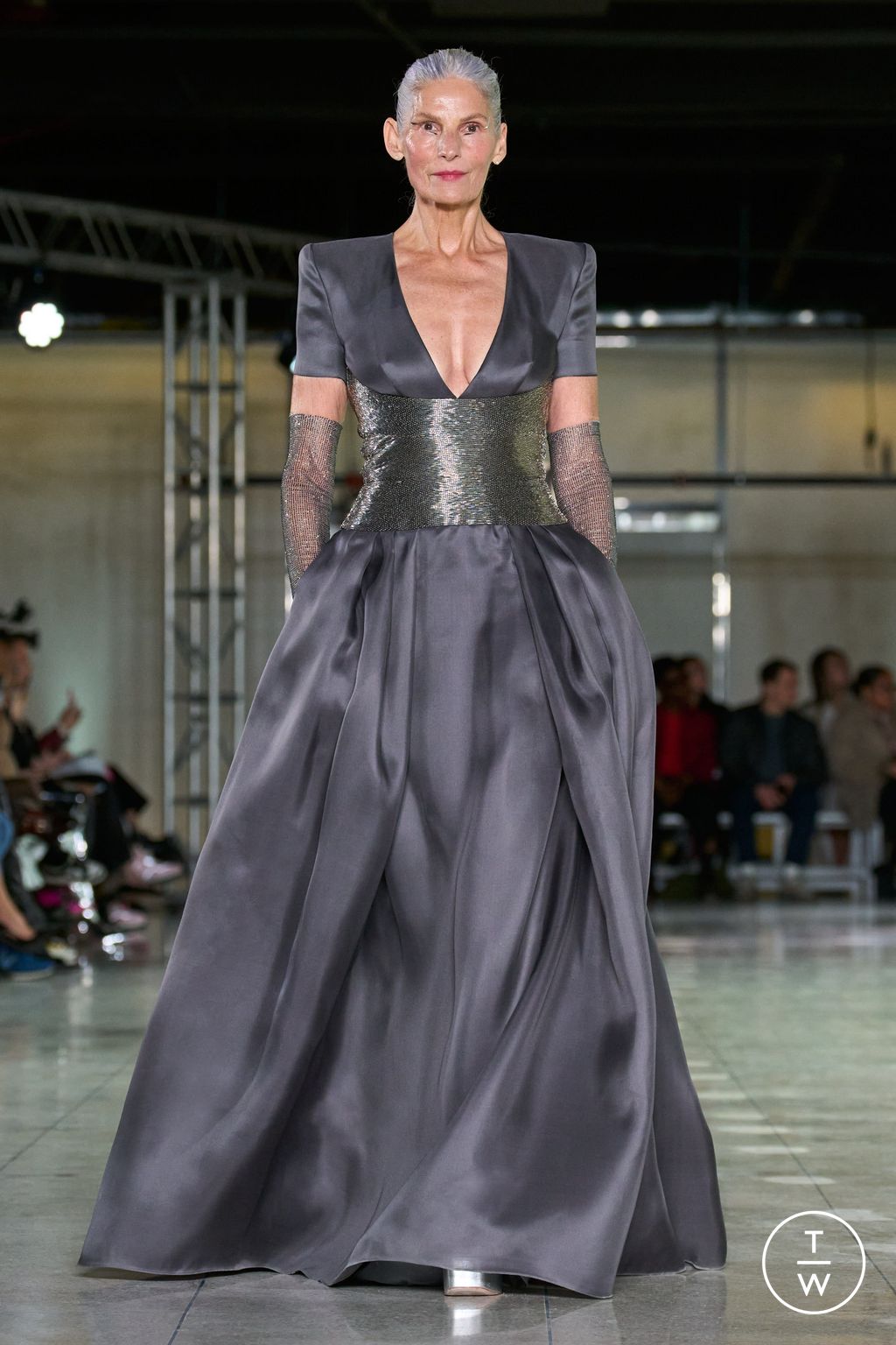 Fashion Week New York Fall/Winter 2024 look 30 from the Naeem Khan collection womenswear