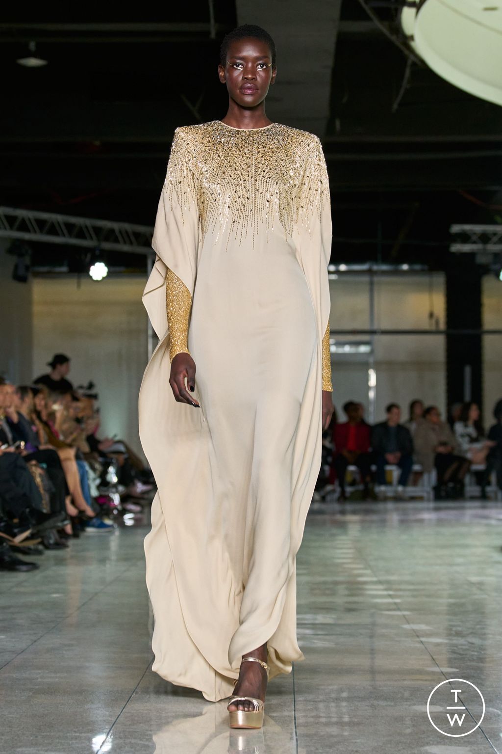 Fashion Week New York Fall/Winter 2024 look 36 from the Naeem Khan collection womenswear