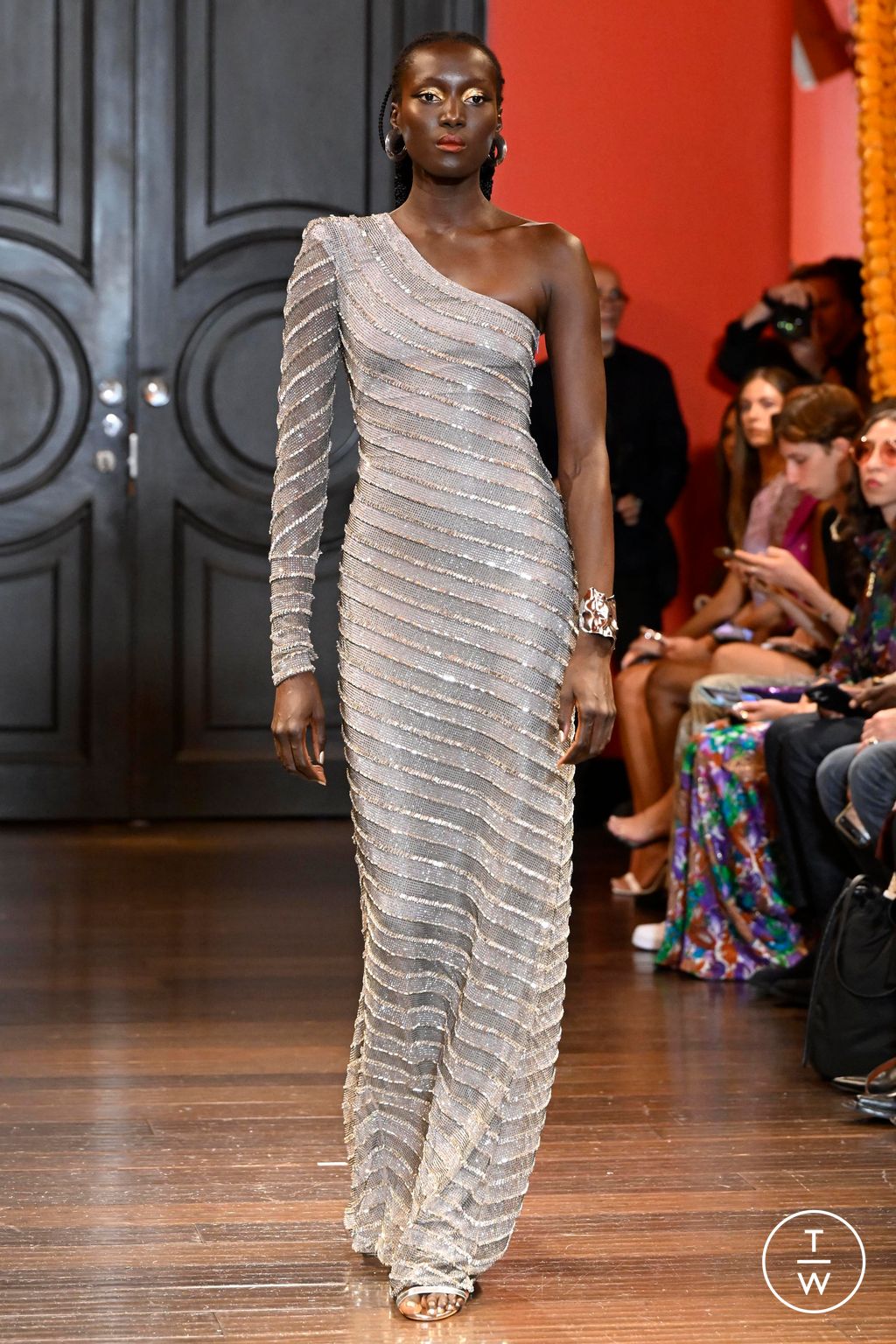 Fashion Week New York Spring/Summer 2024 look 14 from the Naeem Khan collection 女装
