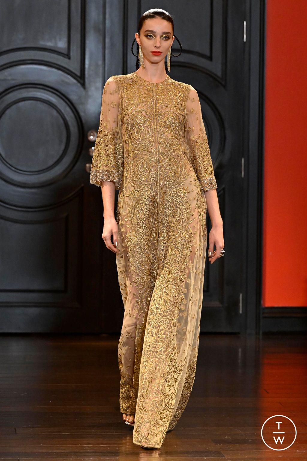 Fashion Week New York Spring/Summer 2024 look 27 from the Naeem Khan collection womenswear