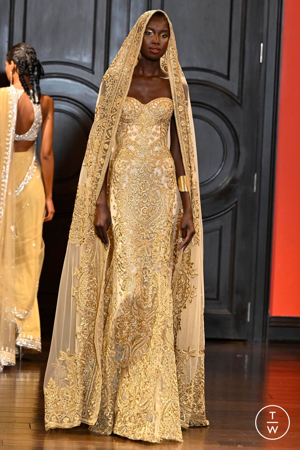 Fashion Week New York Spring/Summer 2024 look 34 from the Naeem Khan collection 女装