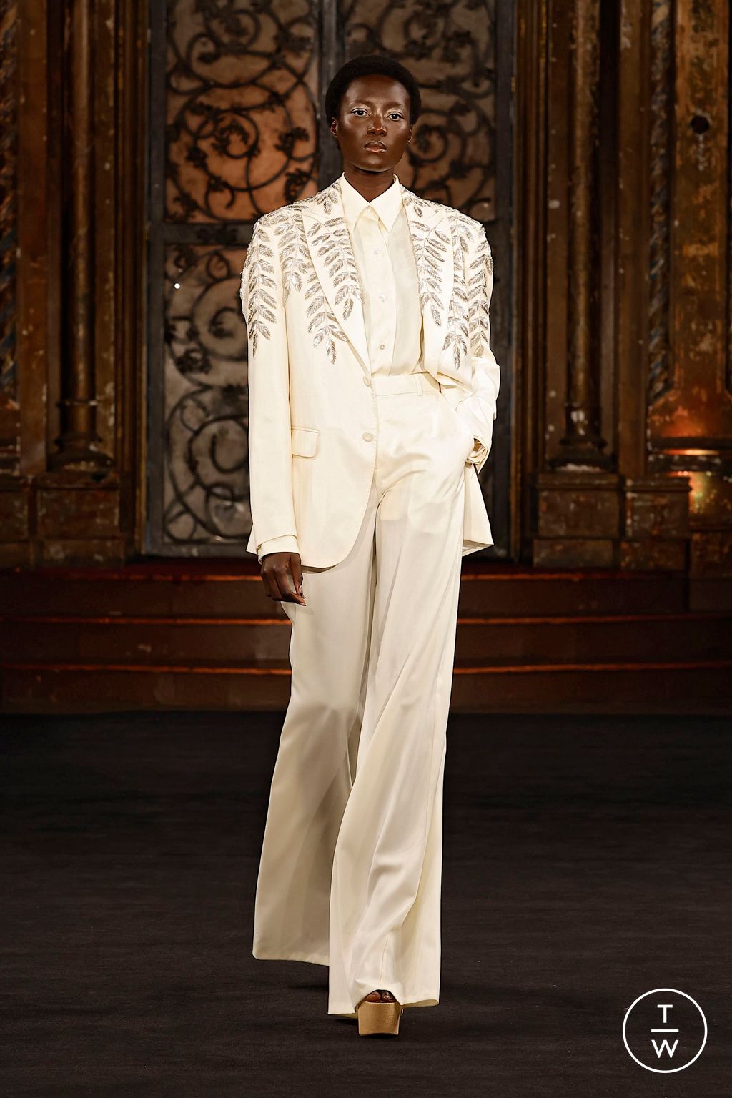 Fashion Week New York Spring/Summer 2025 look 1 from the Naeem Khan collection womenswear