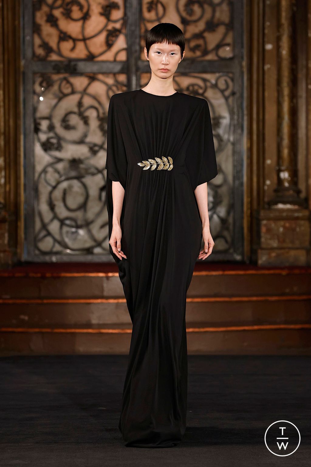 Fashion Week New York Spring/Summer 2025 look 22 from the Naeem Khan collection womenswear