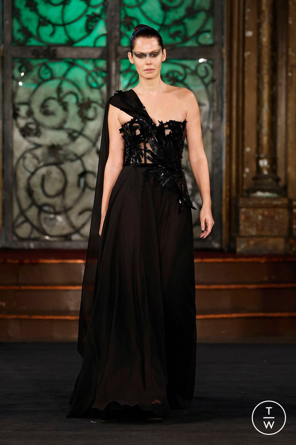 Fashion Week New York Spring/Summer 2025 look 34 from the Naeem Khan collection womenswear