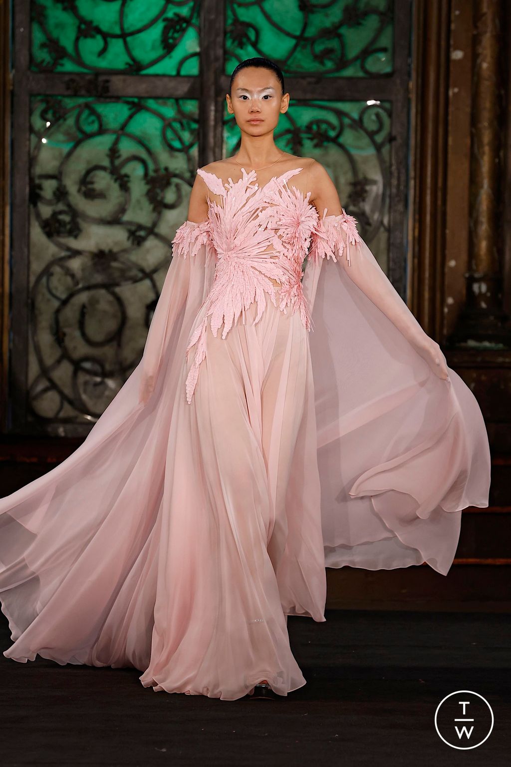 Fashion Week New York Spring/Summer 2025 look 37 from the Naeem Khan collection womenswear