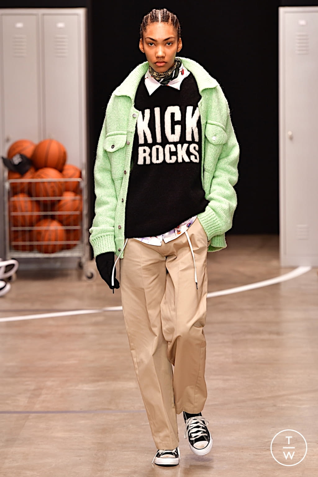 Fashion Week Paris Fall/Winter 2022 look 11 from the Nahmias collection menswear