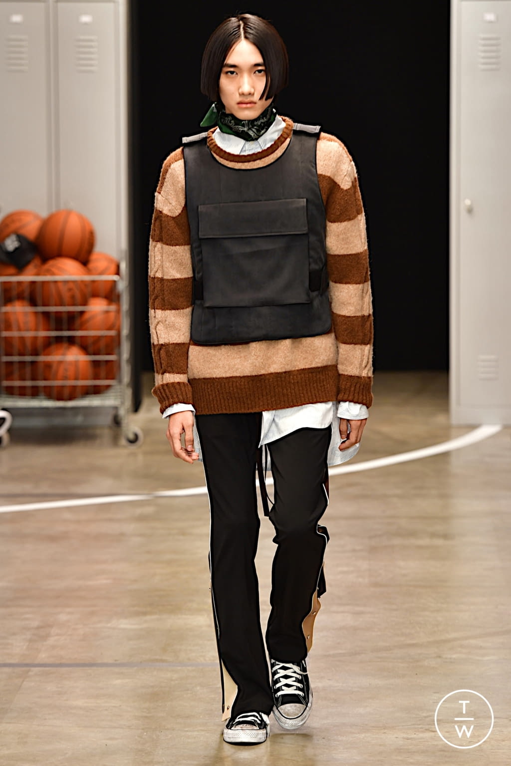 Fashion Week Paris Fall/Winter 2022 look 12 from the Nahmias collection menswear