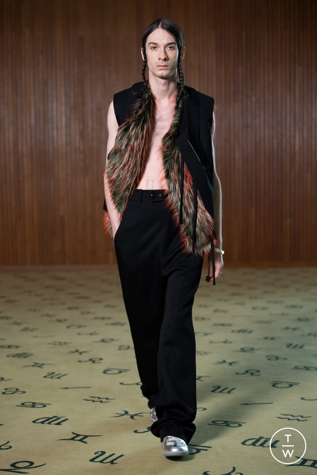 Fashion Week Paris Fall/Winter 2022 look 10 from the Namacheko collection menswear